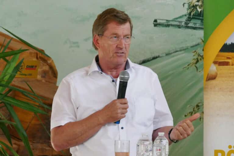 Eberhard Hartelt, Bauern- und Winzerverband Rheinland-Pfalz Süd e.V. bei der Podiumsdiskussion, Dialogforum, Foto: Katrin Schneider