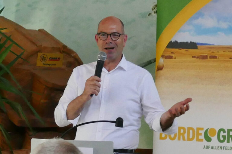 Steffen Pingen, Deutscher Bauernverband, leitet durch das Dialogforum, Foto: Katrin Schneider