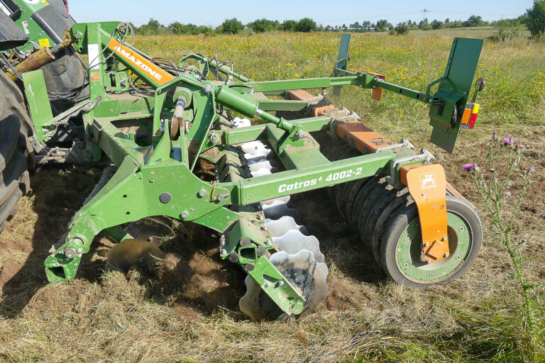 Erstes Eggen in Wörmlitz 12.8.2024, Foto: Katrin Schneider